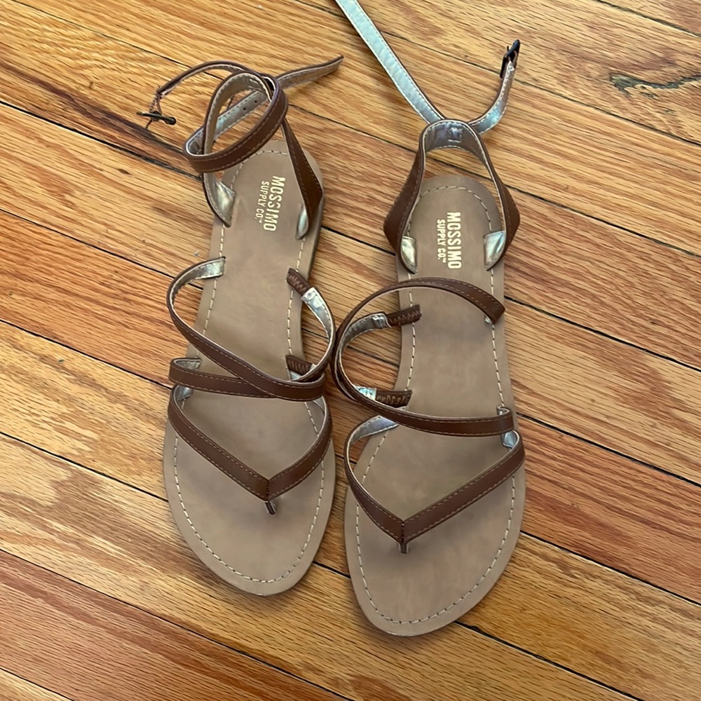 Women’s faux leather strappy sandals